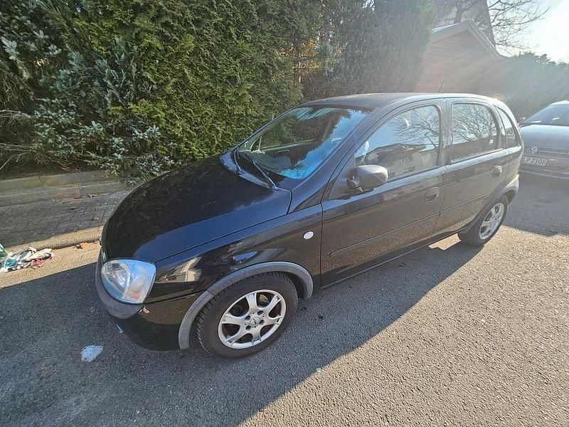 Schwarz Gebraucht 2001 Opel Corsa Limousine | 650 € (Superpreis) - Bild 1/4