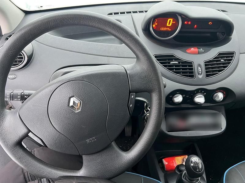 Gebraucht Renault Twingo 75 PS (55 kW) 2012 Silber Kleinwagen