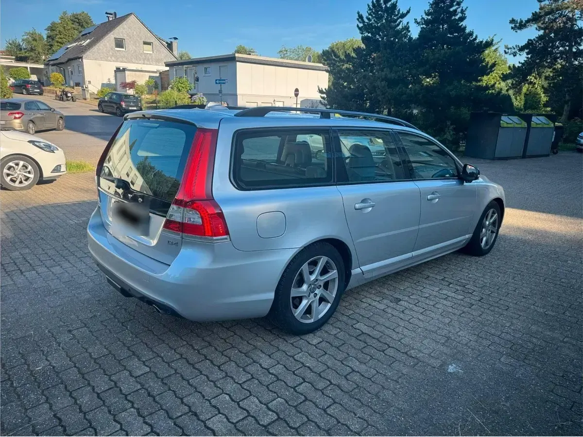 Gebraucht Volvo V70 181 PS (133 kW) 2014 Silber Kombi