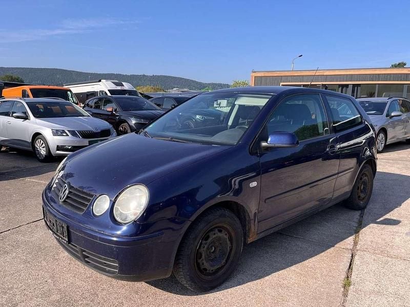 Blau Gebraucht 2005 VW Polo Trendline Limousine | 499 € (Superpreis) - Bild 1/4