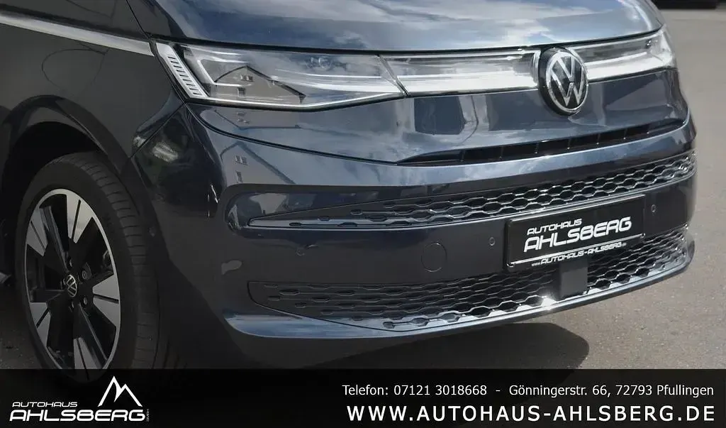 Gebraucht VW Multivan Edition 150 PS (110 kW) 2023 Starlight blue Van / Kleinbus