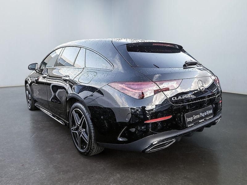 Gebraucht Mercedes CLA250e Shooting Brake Premium 163 PS (119 kW) 2024 Schwarz Kombi