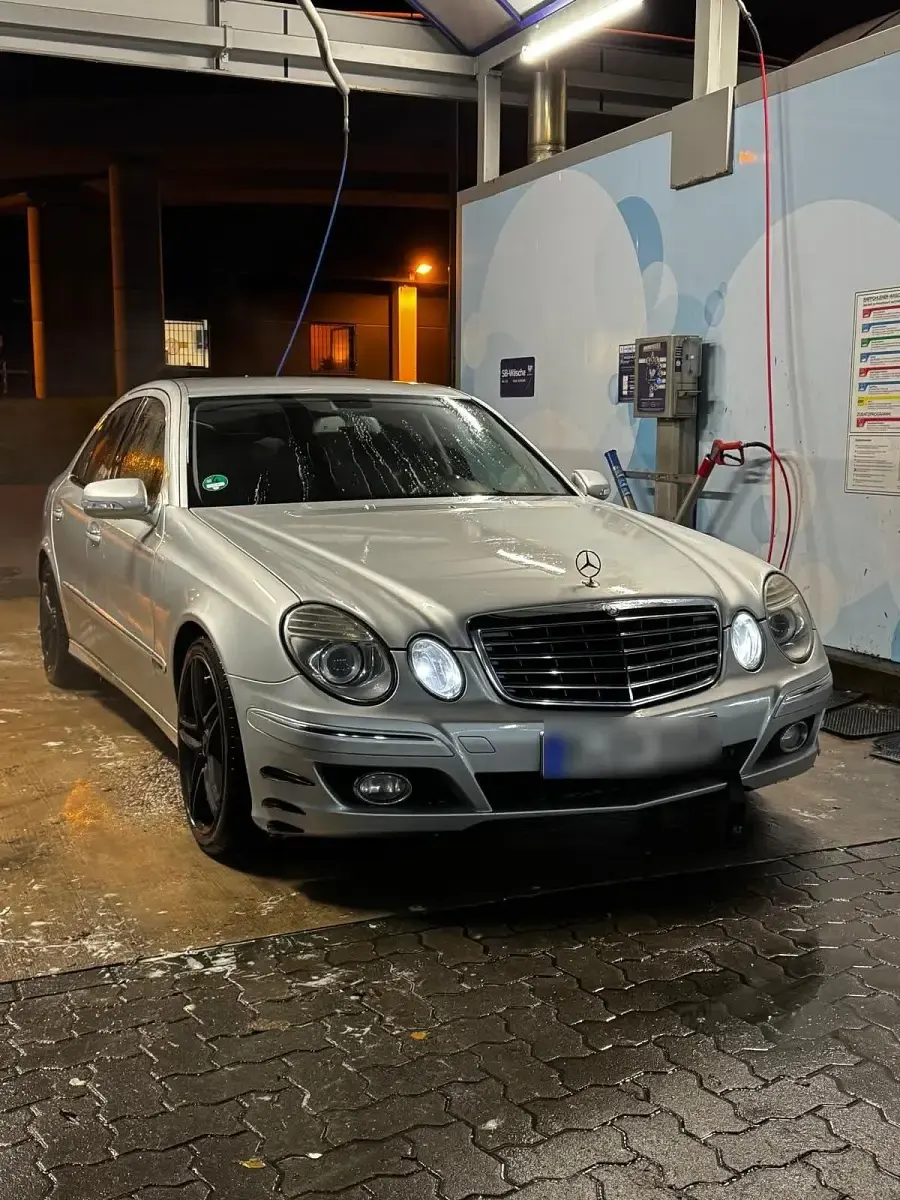 Gebraucht Mercedes E320 224 PS (164 kW) 2007 Silber Limousine