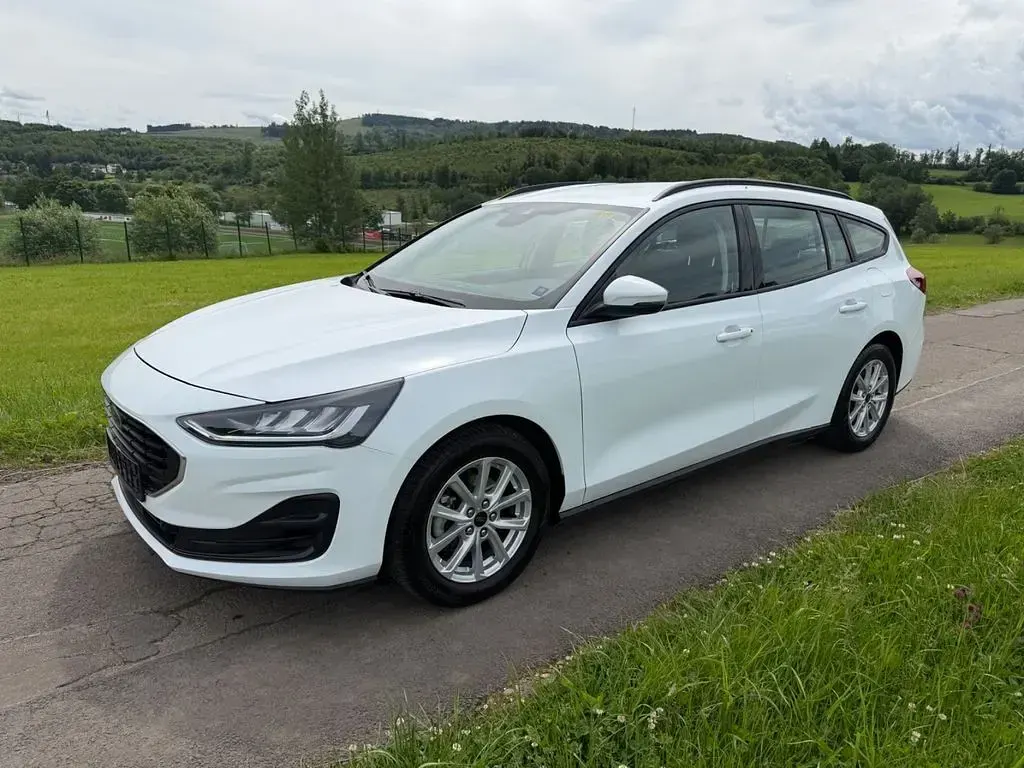 Gebraucht Ford Focus Cool & Connect 120 PS (88 kW) 2023 Weiß Limousine