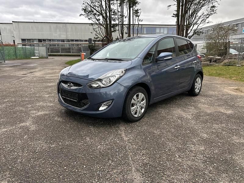 Gebraucht Hyundai ix20 125 PS (91 kW) 2011 Blau Kleinwagen