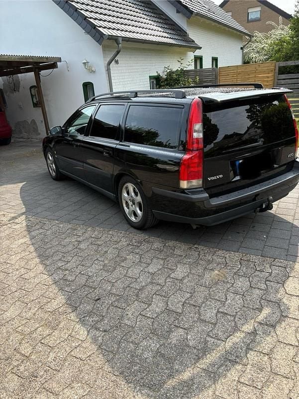 Schwarz Gebraucht 2002 Volvo V70 Kombi | 2.900 € - Bild 1/4