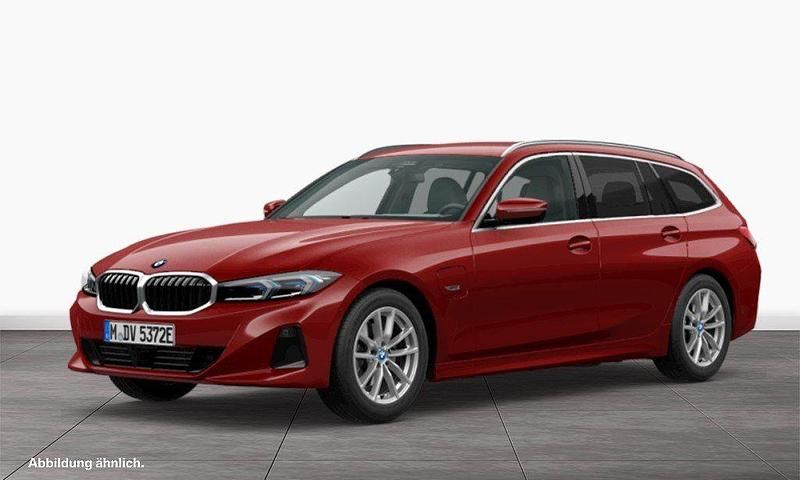 Rot Gebraucht 2022 BMW 320e Sport Line Kombi | 32.802 € (Etwas zu teuer) - Bild 1/3