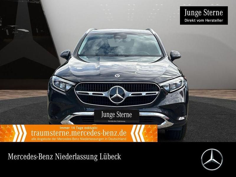 Grau Gebraucht 2024 Mercedes GLC300e Advanced Plus SUV | 54.990 € (Superpreis) - Bild 1/3