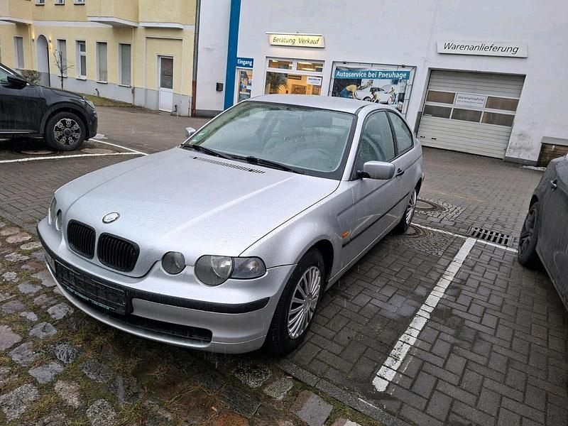 Gebraucht BMW 316 116 PS (85 kW) 2002 Silber Coupé