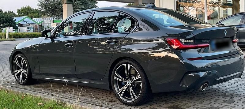 Gebraucht BMW 330 258 PS (189 kW) 2020 Grau Limousine