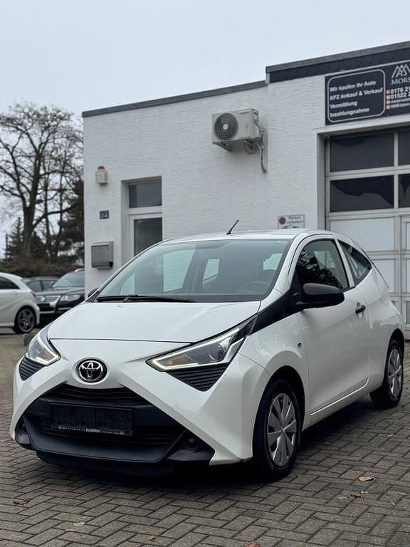 Gebraucht Toyota Aygo 72 PS (52 kW) 2018 Weiß Kleinwagen