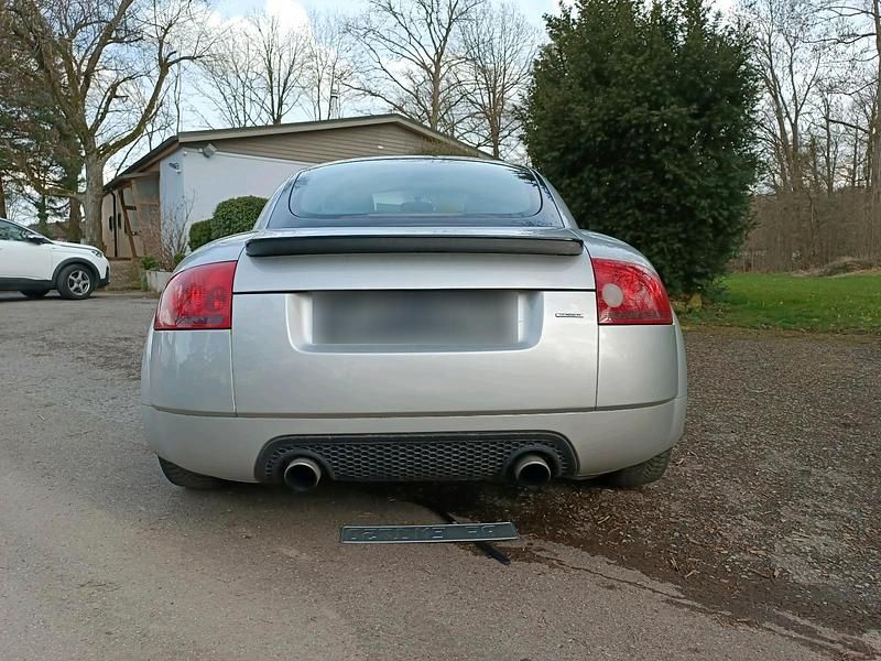 Second-hand Audi TT 224 CP (164 kW) 2001 Argintiu Coupe