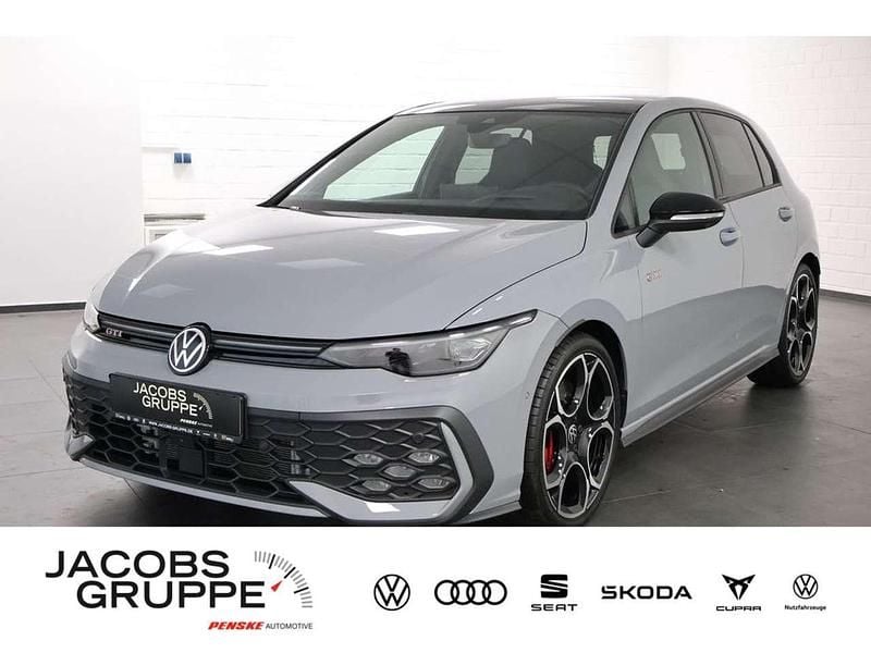 Grau Gebraucht 2025 VW Golf VIII Style Limousine | 37.940 € (Guter Preis) - Bild 1/4
