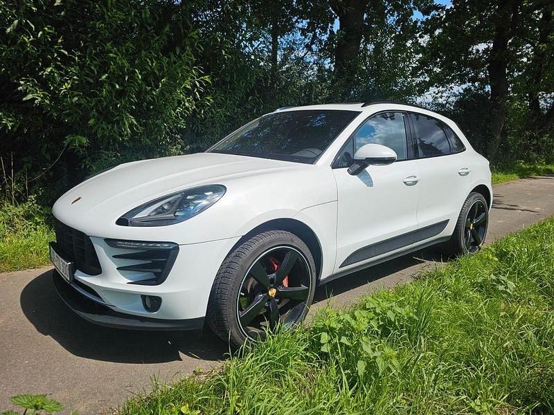 Weiß Gebraucht 2017 Porsche Macan S SUV | 39.800 € (Fairer Preis) - Bild 1/4