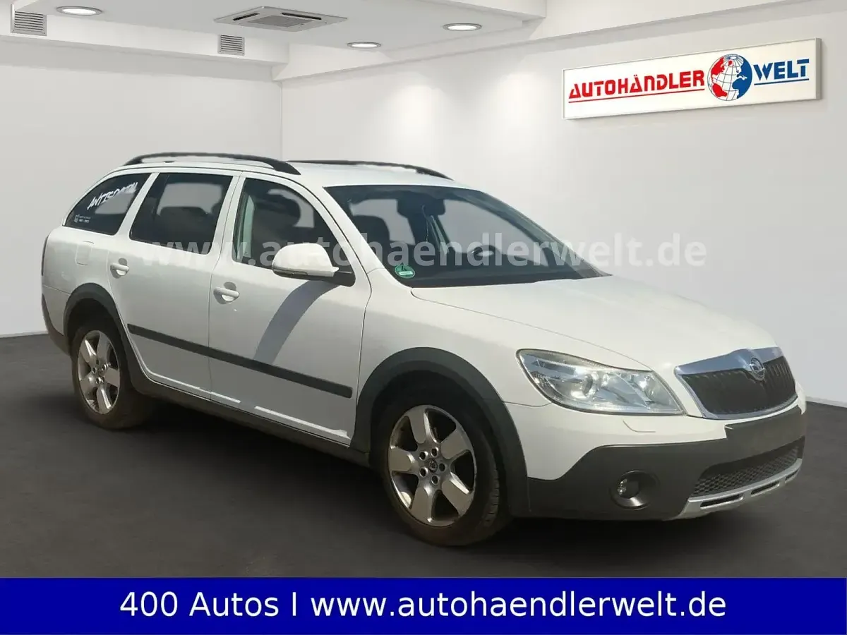 Gebraucht Skoda Octavia Scout Ambiente 160 PS (117 kW) 2010 Weiß Kombi