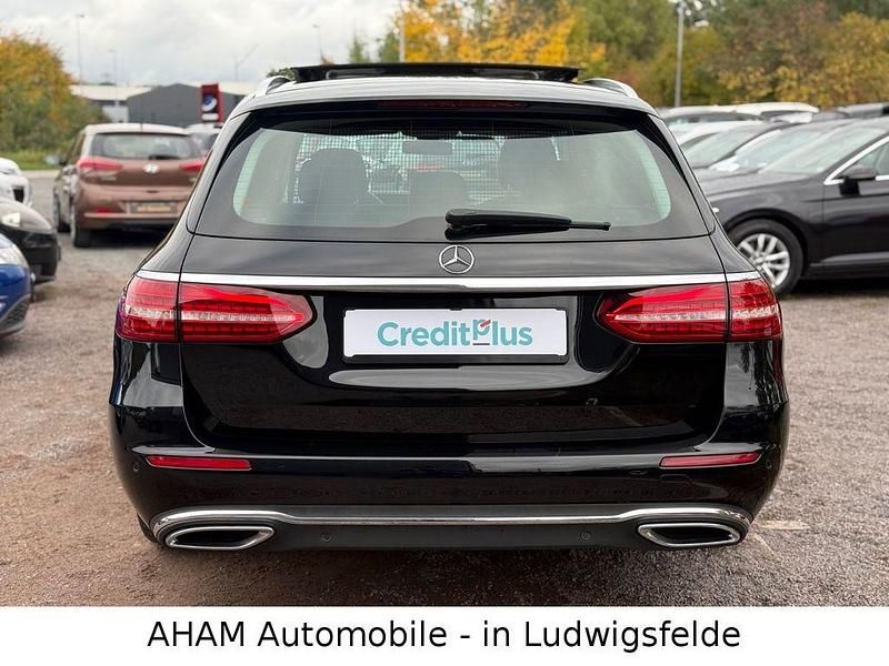 Gebraucht Mercedes E200 Avantgarde 160 PS (117 kW) 2021 Schwarz Limousine