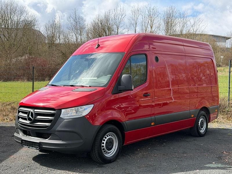 Gebraucht Mercedes Sprinter 150 PS (110 kW) 2021 Rot Van