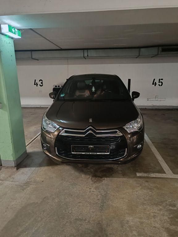 Gold Gebraucht 2011 Citroën DS4 Sport Chic Kleinwagen | 7.500 € (Fairer Preis) - Bild 1/4