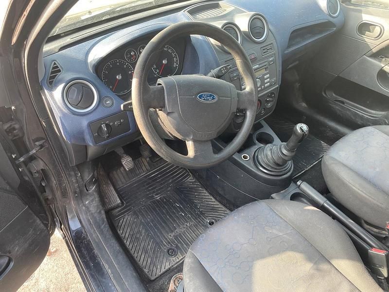 Second-hand Ford Fiesta 2007 Negru Hatchback