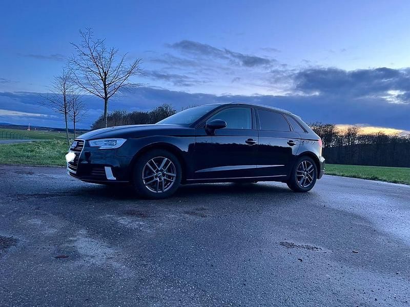 Schwarz Gebraucht 2019 Audi A3 Sport Limousine | 16.490 € (Guter Preis) - Bild 1/4