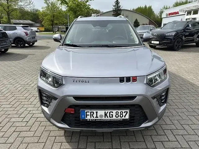 Gebraucht KGM Tivoli 163 PS (119 kW) 2024 Silber SUV