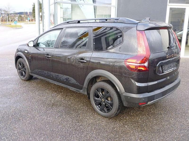 Gebraucht Dacia Jogger Extreme 110 PS (80 kW) 2023 Perlmuttschwarzmetallic Van / Kleinbus