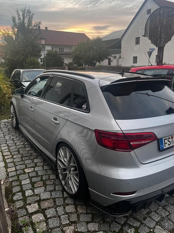 Silber Gebraucht 2019 Audi S3 Kleinwagen | 25.000 € (Superpreis) - Bild 1/4