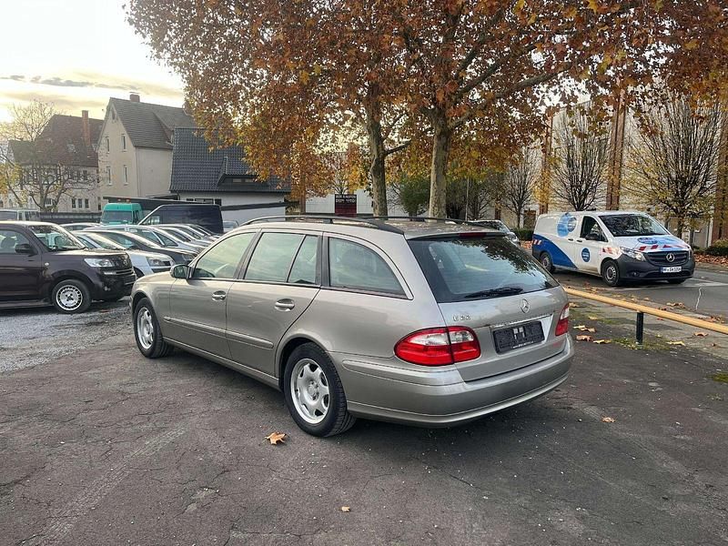 Gebraucht Mercedes E220 150 PS (110 kW) 2004 Grau Kombi