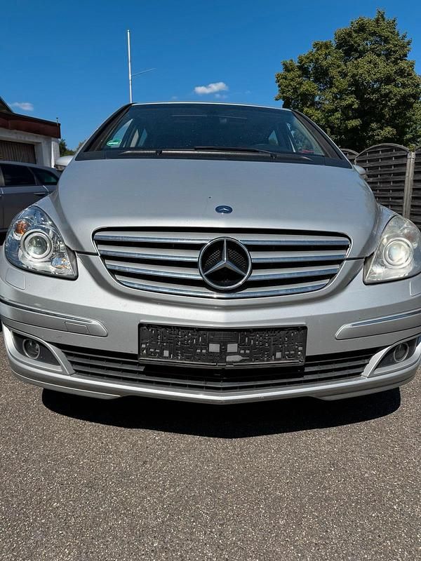 Grau Gebraucht 2007 Mercedes B200 Van / Kleinbus | 1.700 € (Superpreis) - Bild 1/4
