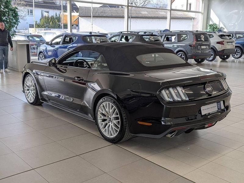 Gebraucht Ford Mustang GT Convertible 421 PS (309 kW) 2017 Iridiumschwarz Cabrio