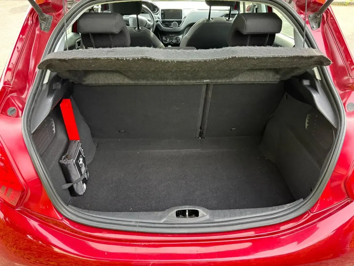 Gebraucht Peugeot 208 82 PS (60 kW) 2013 Rot Kleinwagen