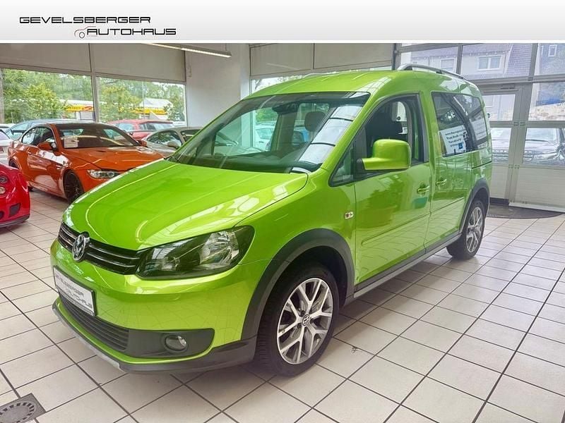 Viperngruen Gebraucht 2013 VW Caddy Van / Kleinbus | 17.980 € - Bild 1/4