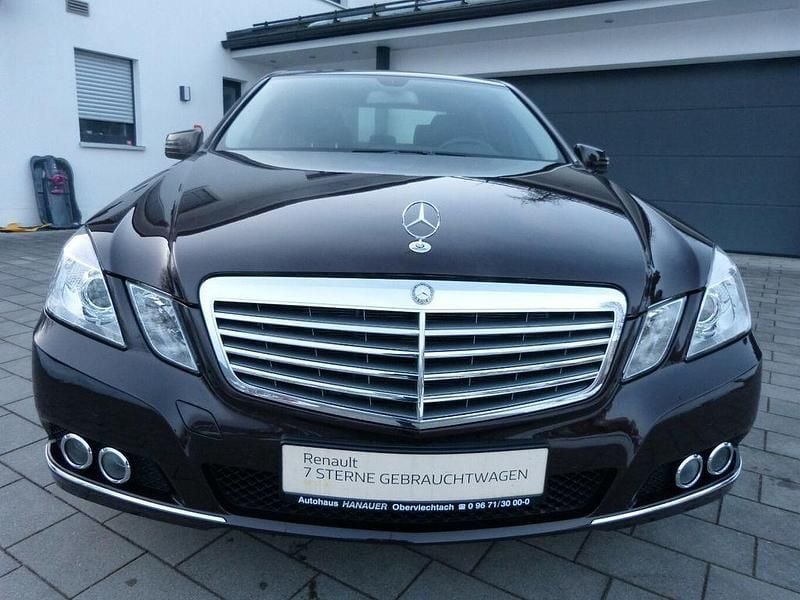 Gebraucht Mercedes E200 184 PS (135 kW) 2010 Braun Limousine