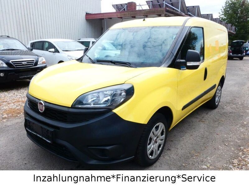 Gebraucht Fiat Doblò Basis 80 PS (58 kW) 2018 Gelb Van / Kleinbus