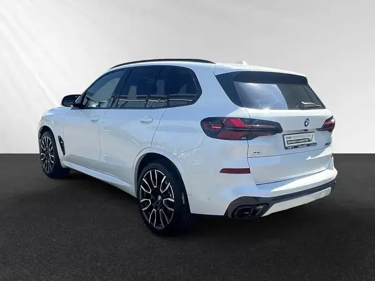 Gebraucht BMW X5 M Sport 530 PS (389 kW) 2025 Mineralweiß metallic SUV