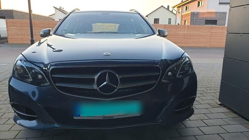 Gebraucht Mercedes E250 Avantgarde 204 PS (150 kW) 2014 Grau Kombi
