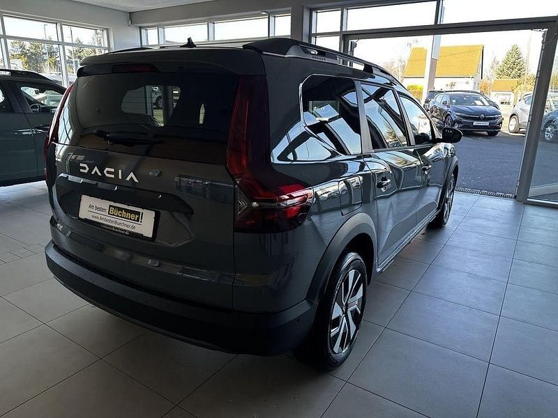 Neu Dacia Jogger Expression 91 PS (66 kW) 2026 Grau Van / Kleinbus
