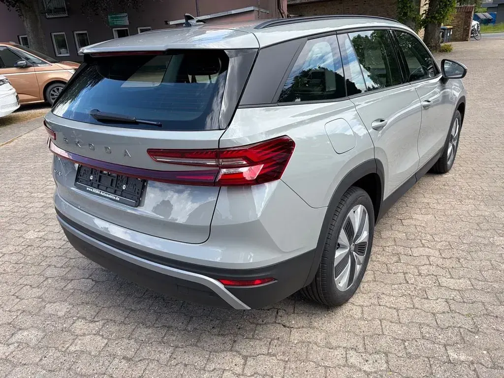 Neu Skoda Kodiaq Selection 150 PS (110 kW) 2025 Grau SUV