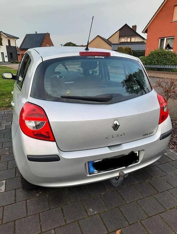 Gebraucht Renault Clio III 75 PS (55 kW) 2006 Grau Kleinwagen