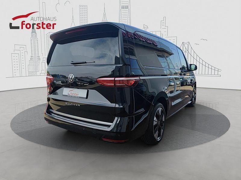 Second-hand VW Multivan Style 150 CP (110 kW) 2023 Negru Monovolum