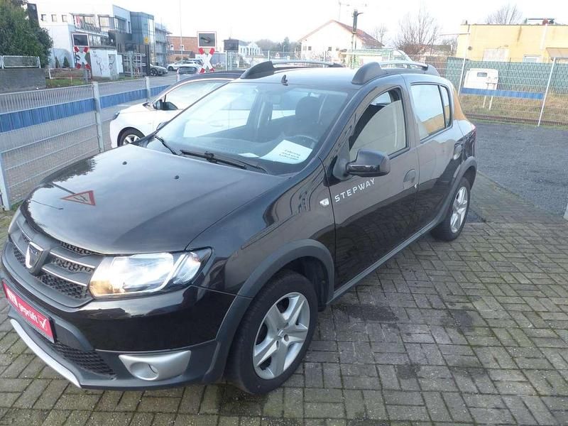 Gebraucht Dacia Sandero Prestige 90 PS (66 kW) 2014 Perlmuttschwarz Kleinwagen