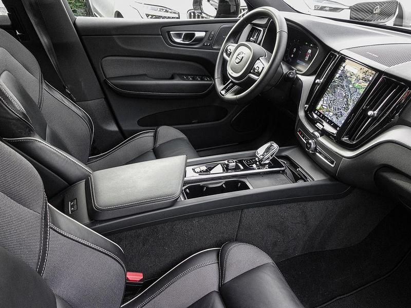 Gebraucht Volvo XC60 Plus 197 PS (144 kW) 2023 Schwarz SUV