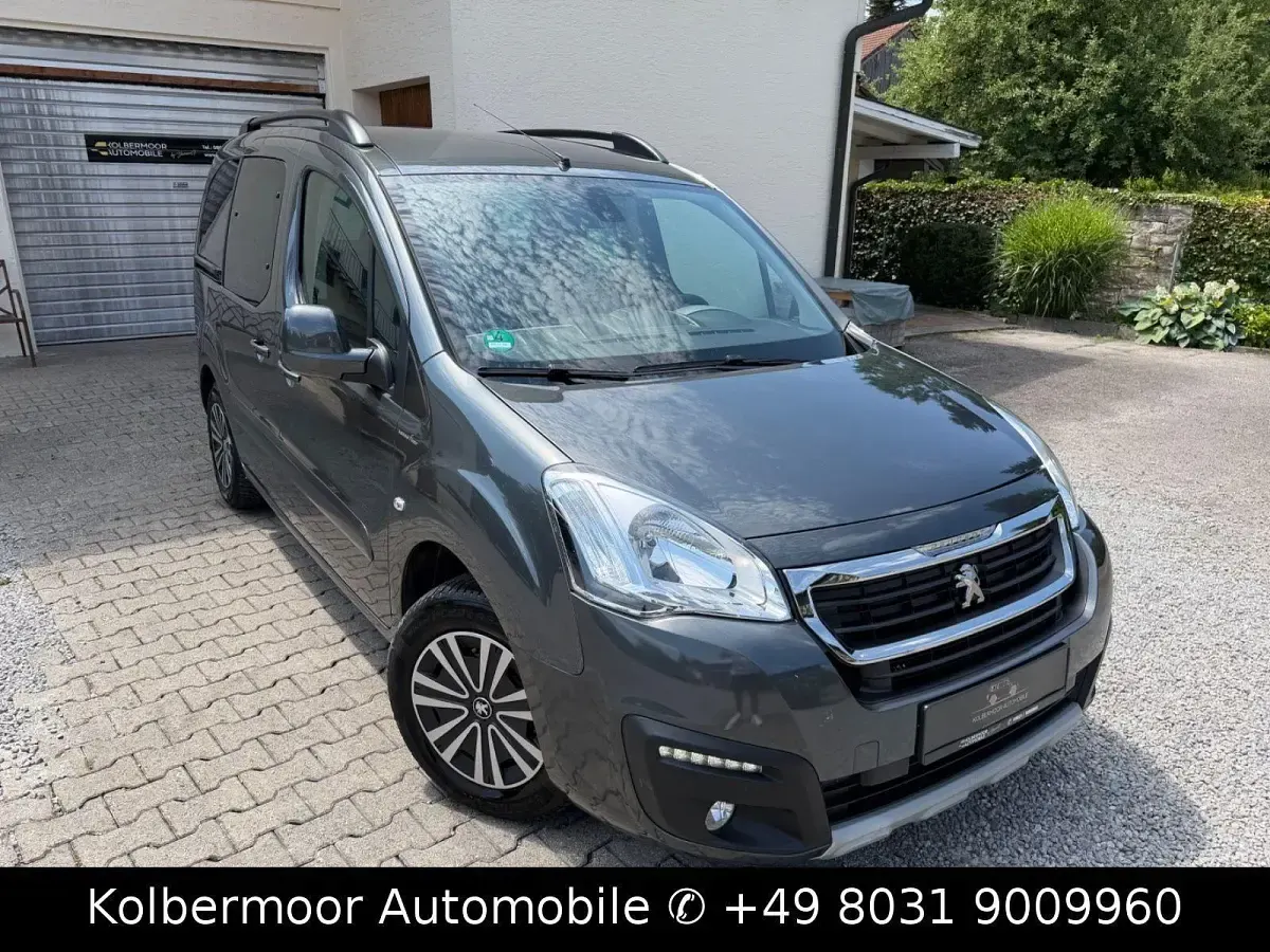 Gebraucht Peugeot Partner Tepee Active 120 PS (88 kW) 2015 Grau Van / Kleinbus