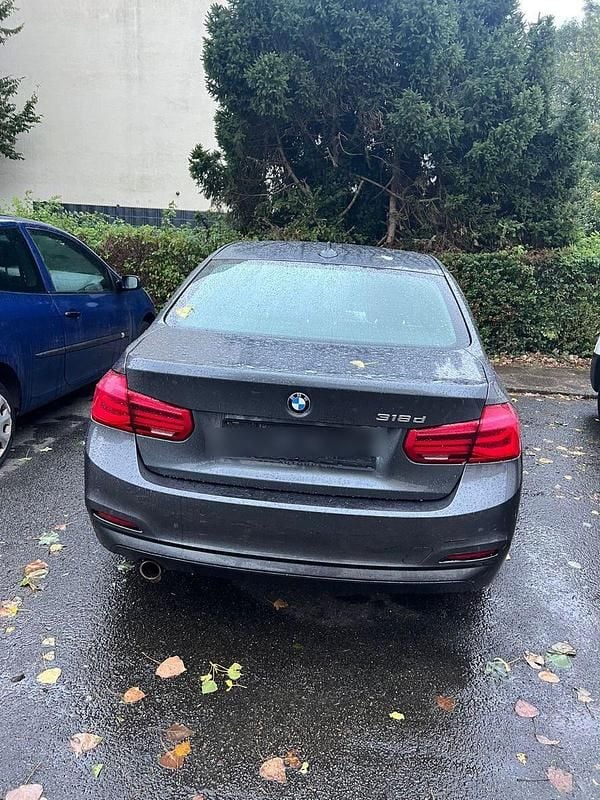 Braun Gebraucht 2016 BMW 316 Luxury Line Limousine | 10.500 € (Guter Preis) - Bild 1/4