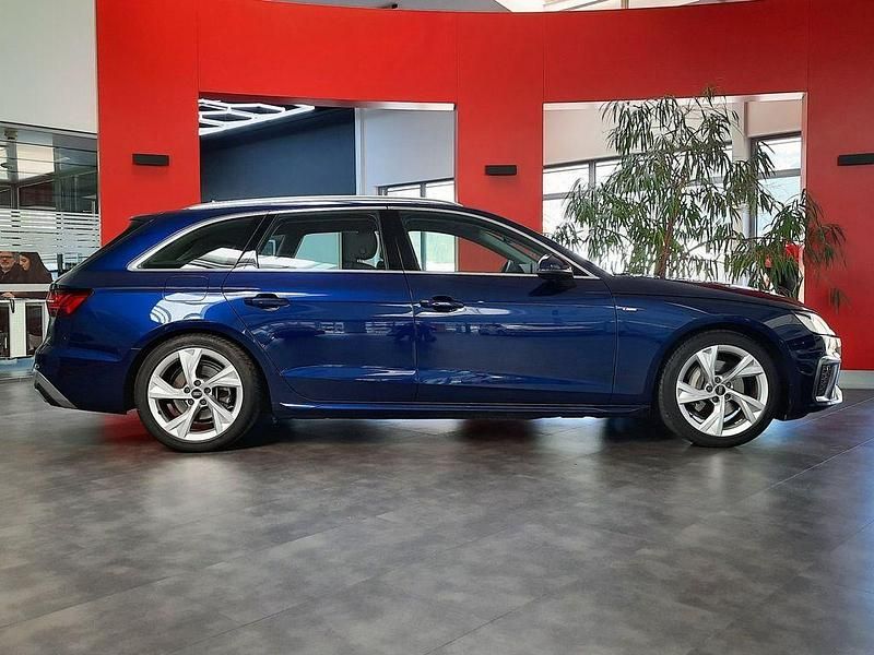Gebraucht Audi A4 S-Line 204 PS (150 kW) 2023 Navarrablau (metallic) Kombi