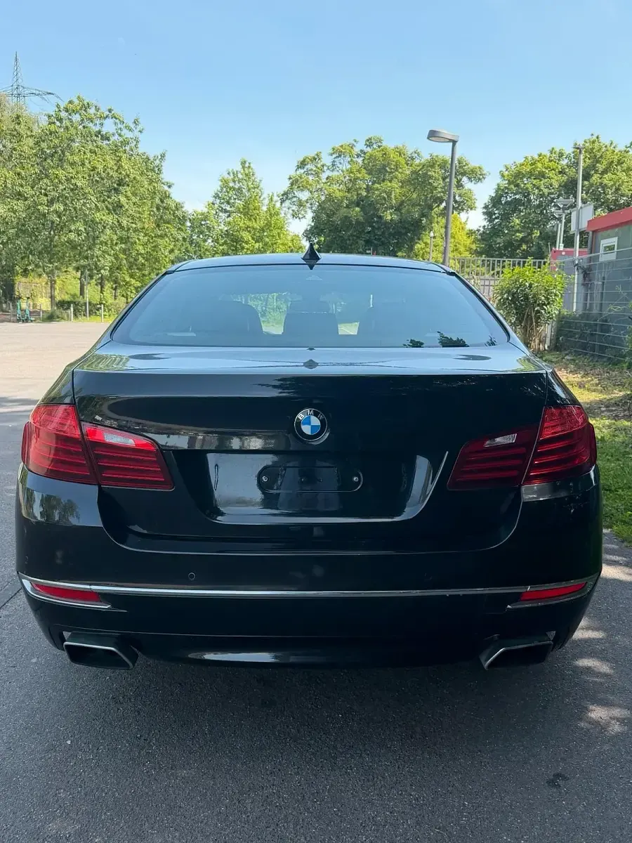 Gebraucht BMW 550 449 PS (330 kW) 2016 Schwarz Limousine