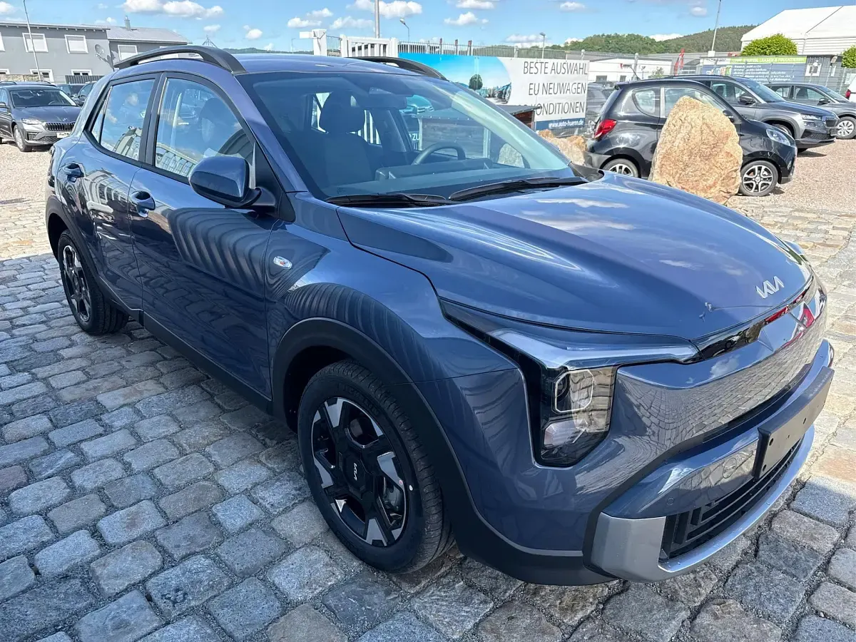 Neu Kia Stonic Style 101 PS (74 kW) 2026 Smokeblau metallic SUV