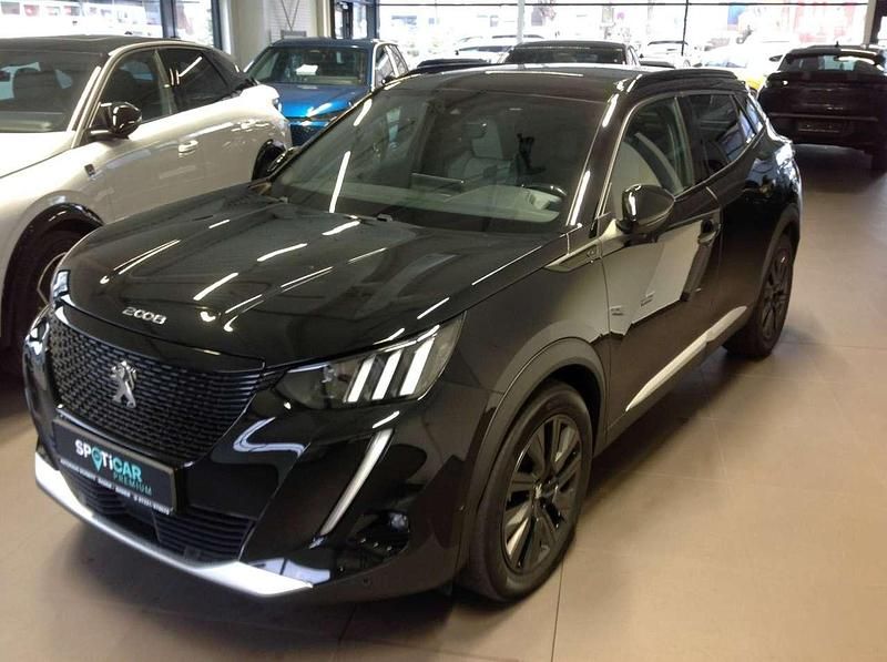 Onyx schwarz Gebraucht 2021 Peugeot e-2008 GT SUV | 18.450 € (Fairer Preis) - Bild 1/4
