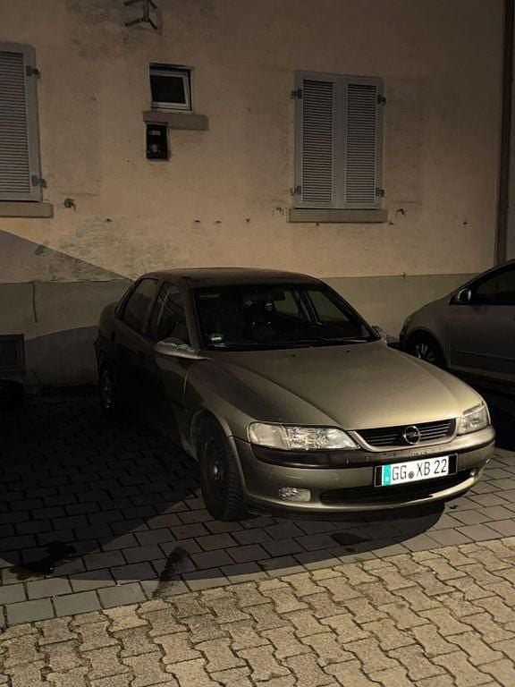 Gebraucht Opel Vectra 101 PS (74 kW) 1998 Limousine