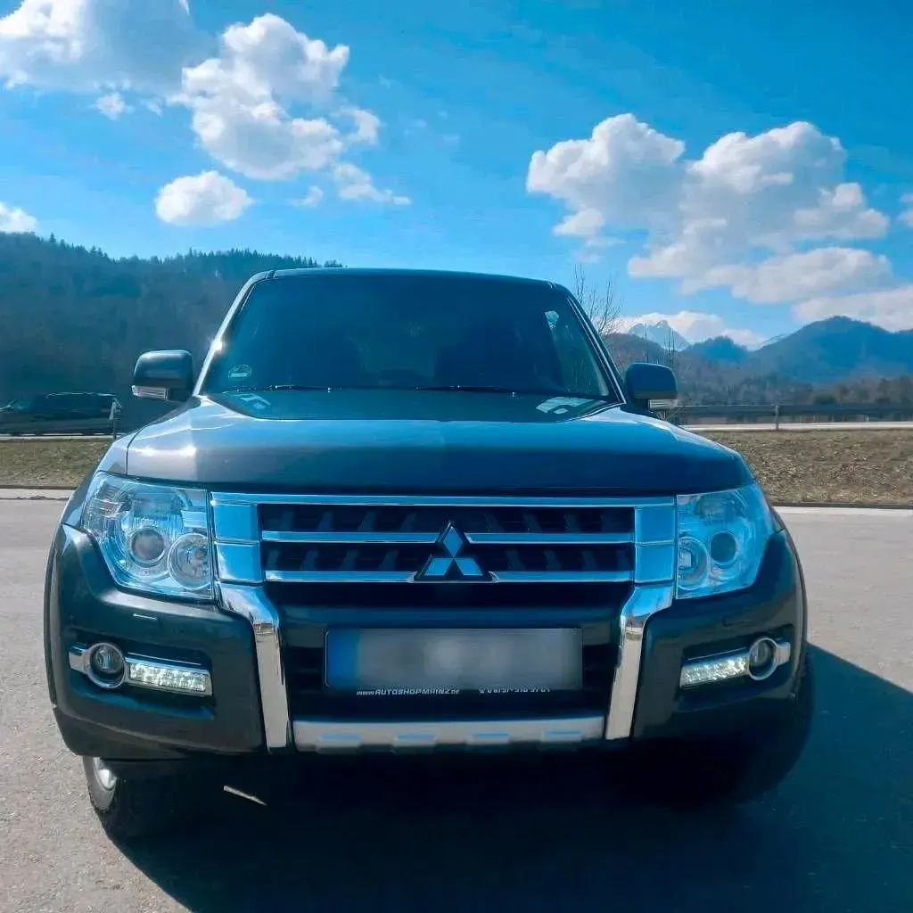 Gebraucht Mitsubishi Pajero 190 PS (139 kW) 2015 Grau SUV